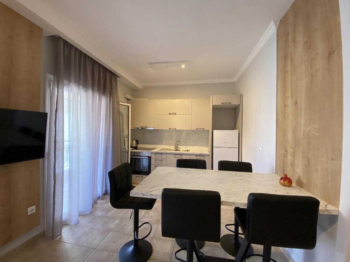 Hellen'S Apartments Ofrínion Dış mekan fotoğraf