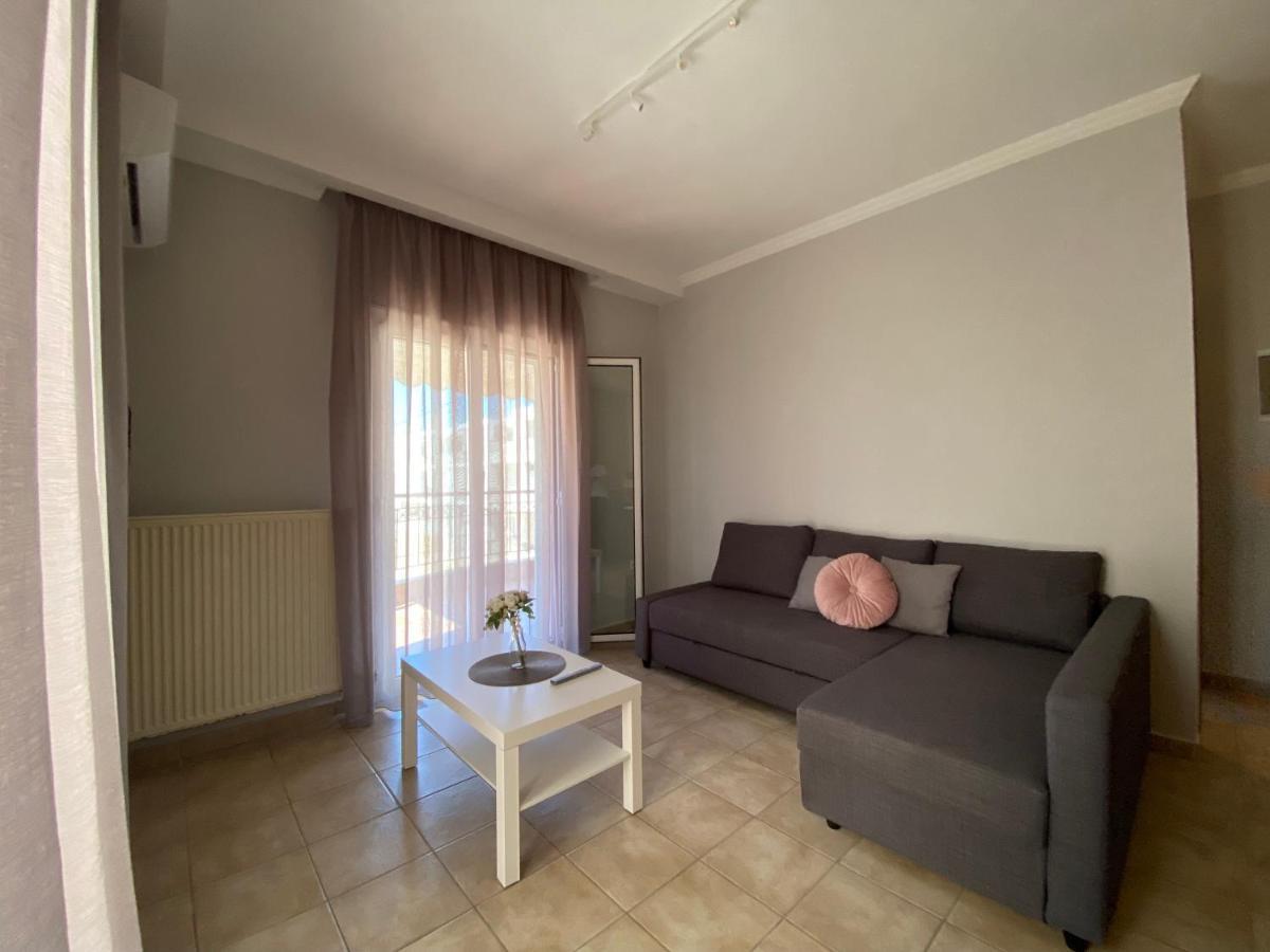 Hellen'S Apartments Ofrínion Dış mekan fotoğraf